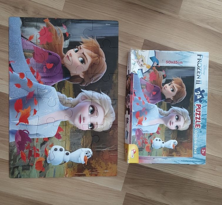 Zestaw zabawek, puzzle, figurki