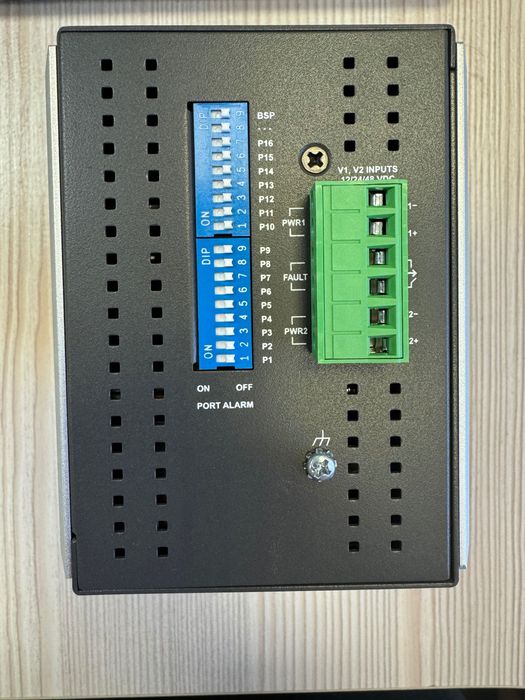 Moxa EDS-316 - 16-portowy niezarządzalny switch przemysłowy