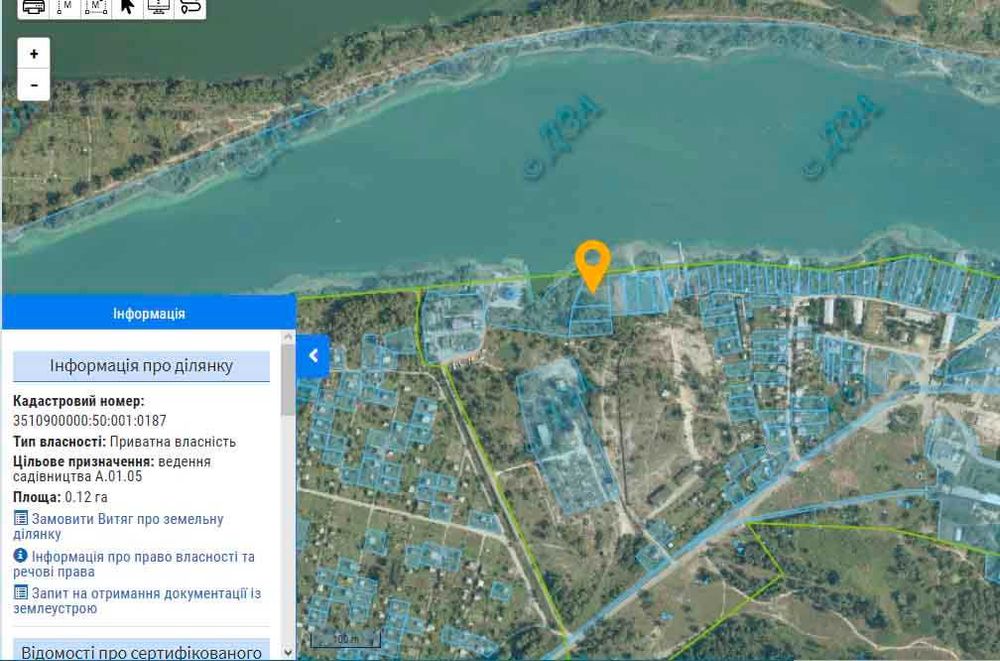 продається три земельні ділянки, перша лінія до води