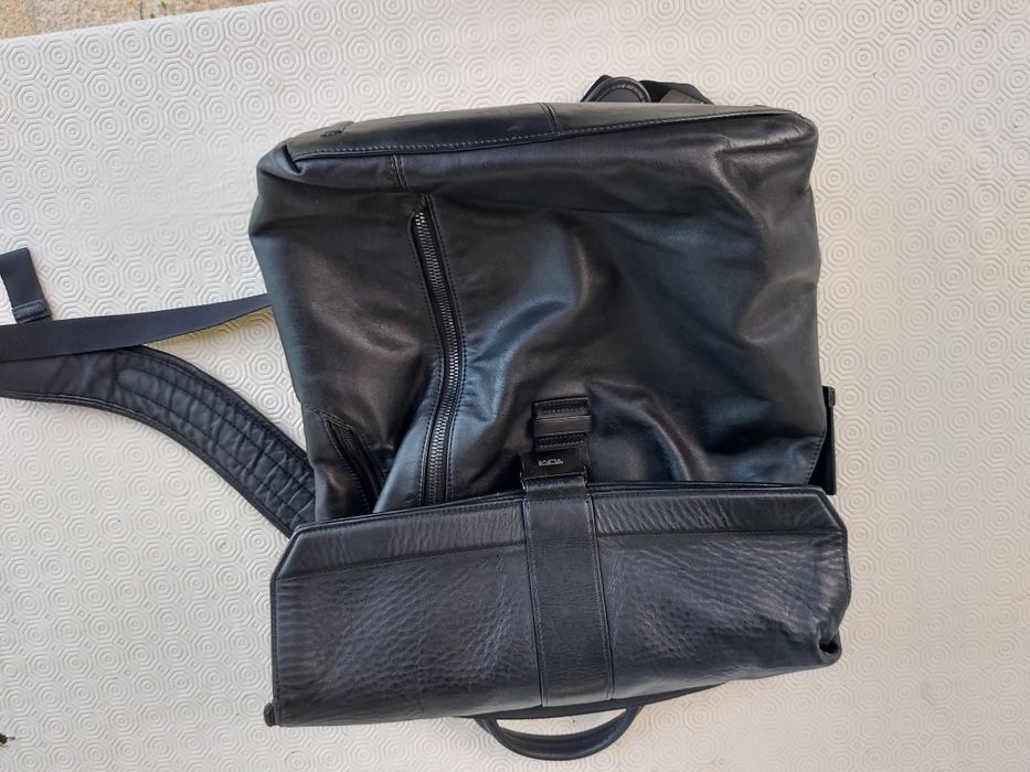 Mochila em pele genuina tumi