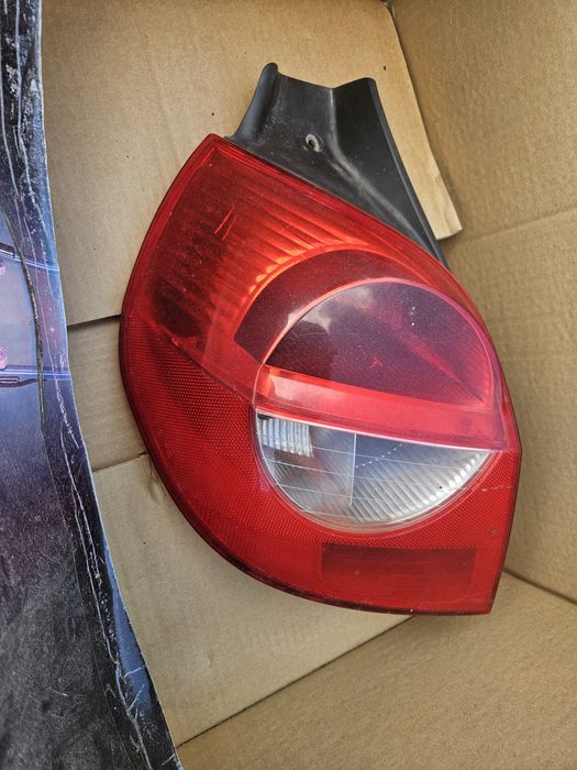 Farol traseiro esquerdo de Renault Clio 3