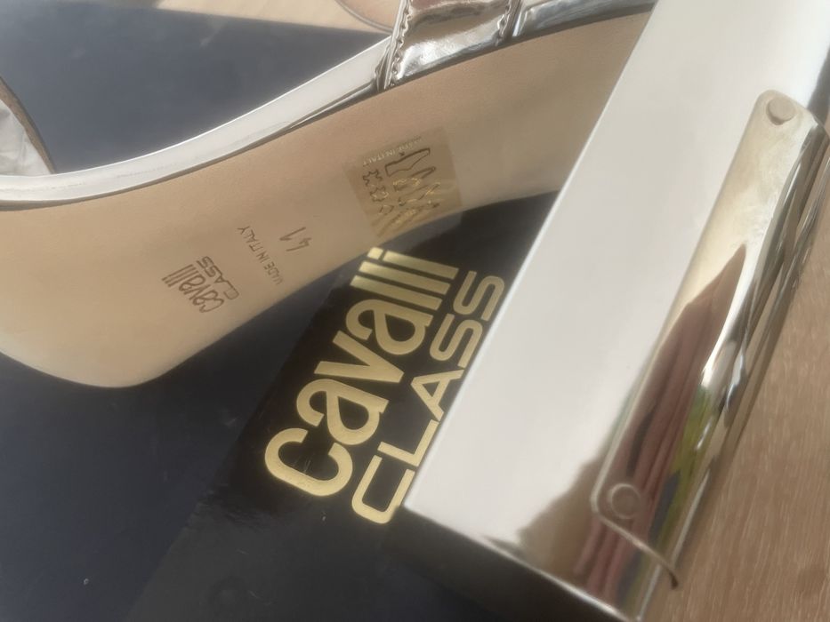 Roberto Cavalli Class sandały na słupku roz.41