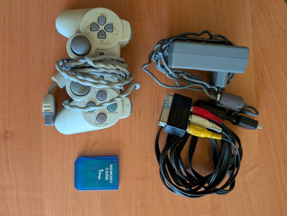 Konsole ps1 ps one PSX pełny zestaw plus gry i karta pamięci