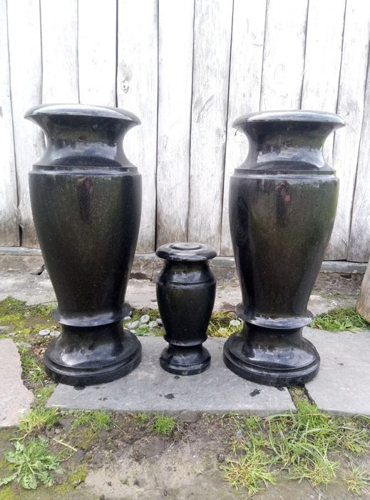 Вази гранітні кути лампадкі балясіни шари від виробника з камня