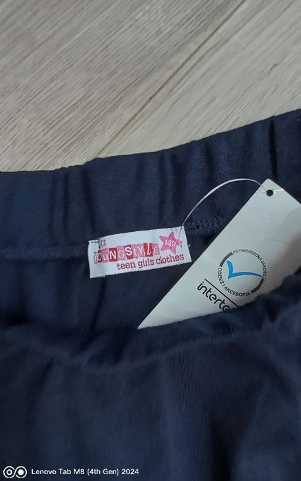 Spódniczka dziewczęca r.140  *