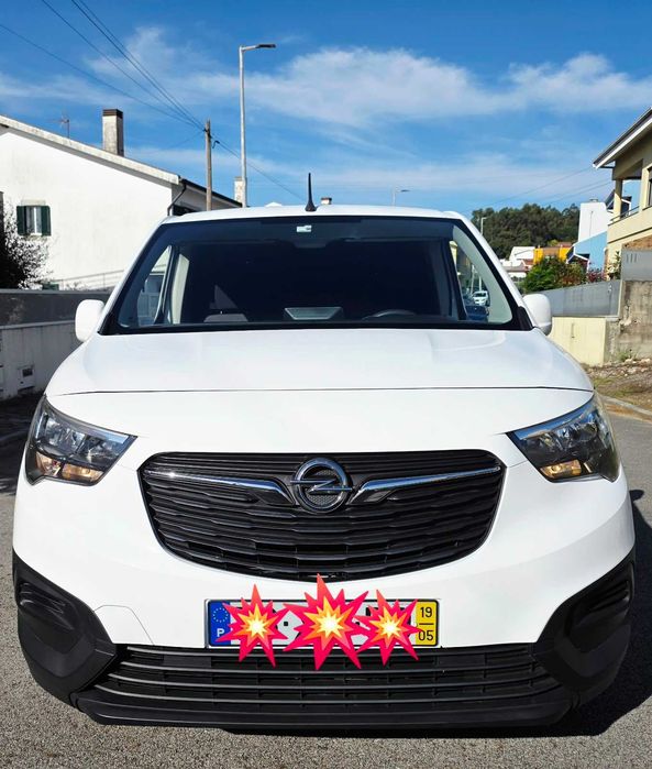 Opel Combo 2019 130cv - IVA Dedutível