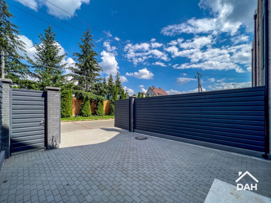 Окремий заїзд! Якісний таунхаус 140 м², асфальтована, затишна вулиця