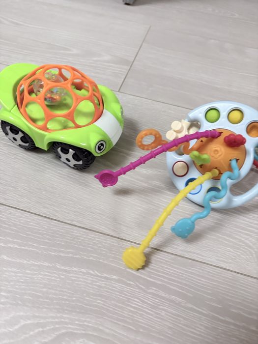 Іграшки дитячі 0+