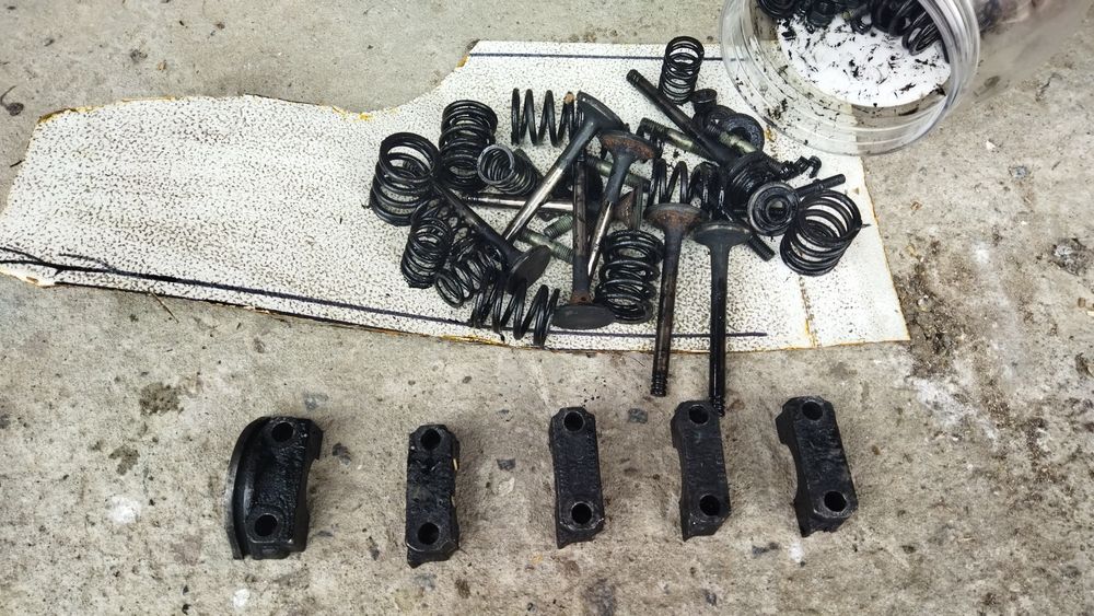 Продам сподкы-тарелочки, пружины клапанана Фольксваген джета голь Ауди