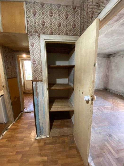 Продам квартиру від власника — під ремонт