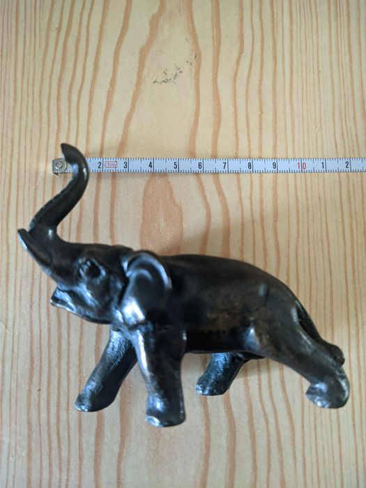 Elefante em bronze antigo