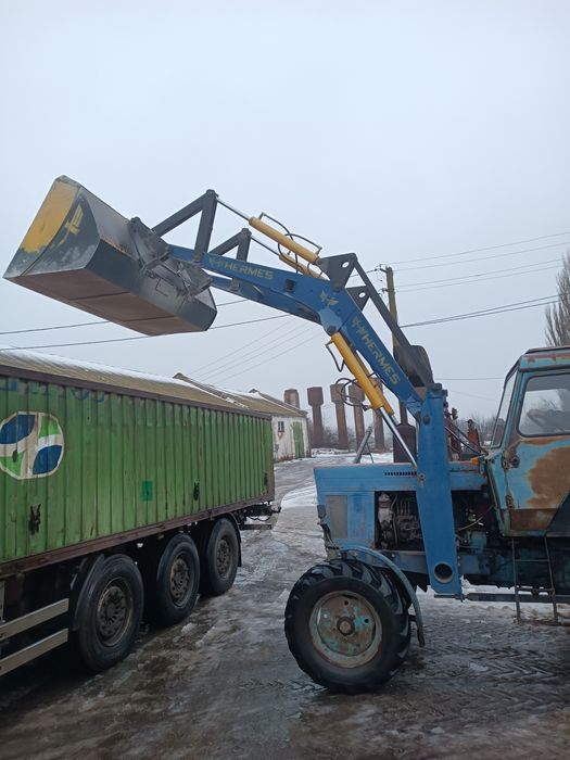 Фронтальний погрущик на мтз