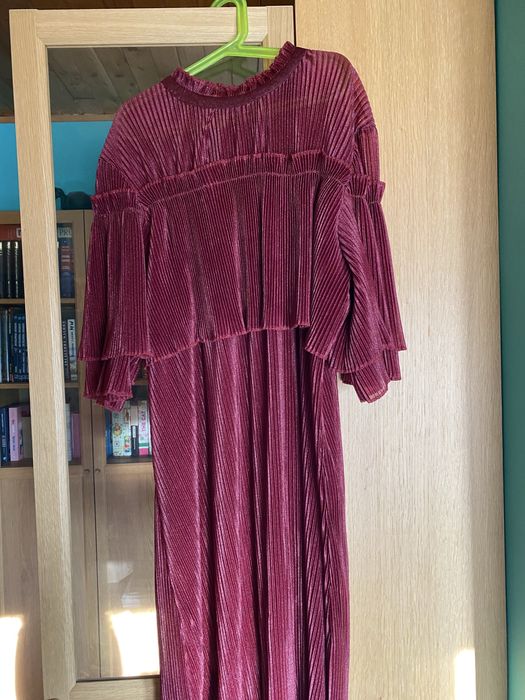 bordowa sukienka Boohoo