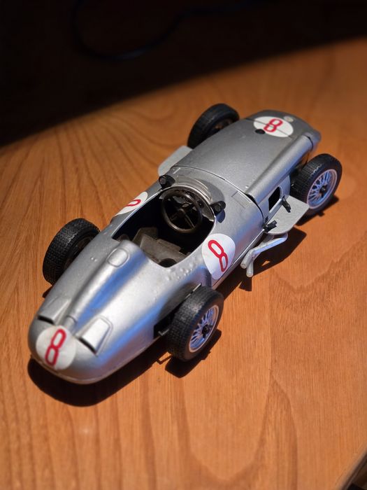 Miniatura Mercedes-Benz F1 RW196 - Juan Manuel Fangio