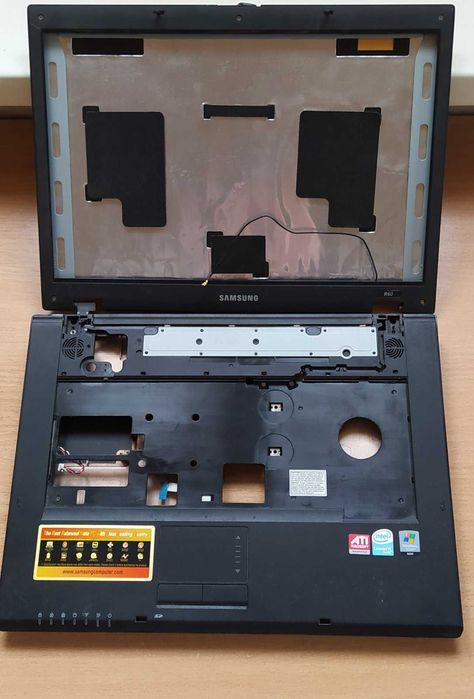 Продам корпус от ноутбука б/у Samsung NP-R60