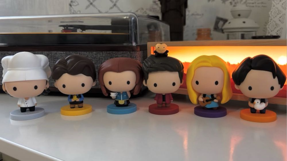 Колекційна Іграшка F.R.I.E.N.D.S. McDonalds  є всі іграшки