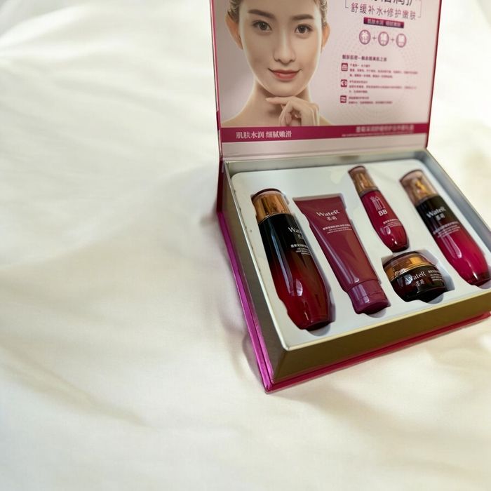 Подарунковий набір косметики, для догляду за шкірою обличчя