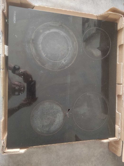 Єлектрична пічка PYRAMIDA CFEA 641 B на запчастини