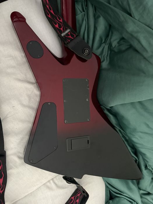 Gitara jackson demmelition