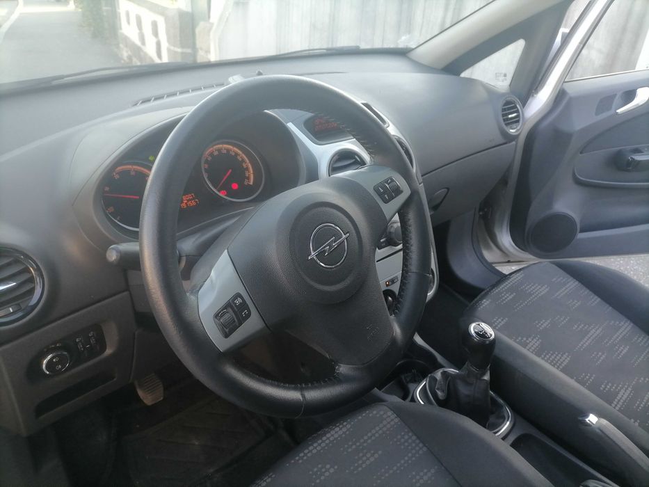 Opel Corsa 1.3 cdti 5P 190000 km bom preço impecável