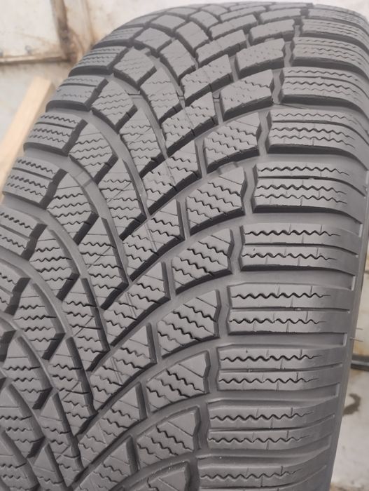 235/60/18 Bridgestone blizzak lm005