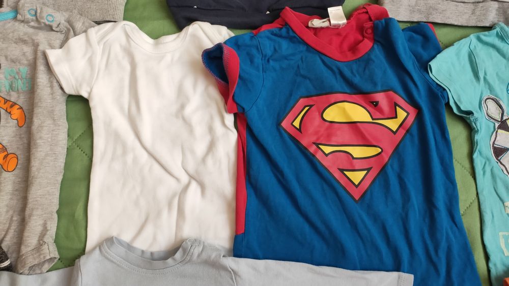 Paka ubrań w rozmiarze 74 body bluzy rampersy Superman