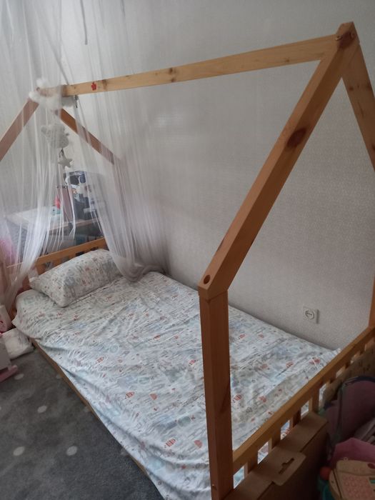Cama completa com dossel ofereço