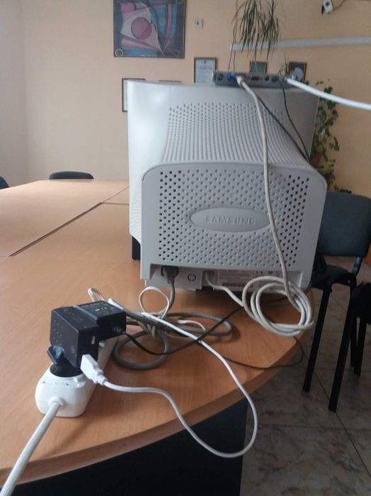 3 в 1! Набор из монитора и приставок. Монитор , телевизор , дисплей.