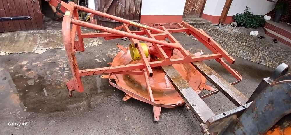 Rowniarka do pryzm rozgarniacz do kopców