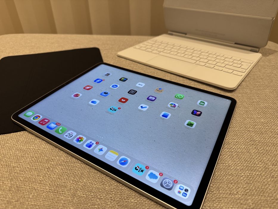 ipad Pro 12.9 5ª Geracao M1 e Capa teclado Apple