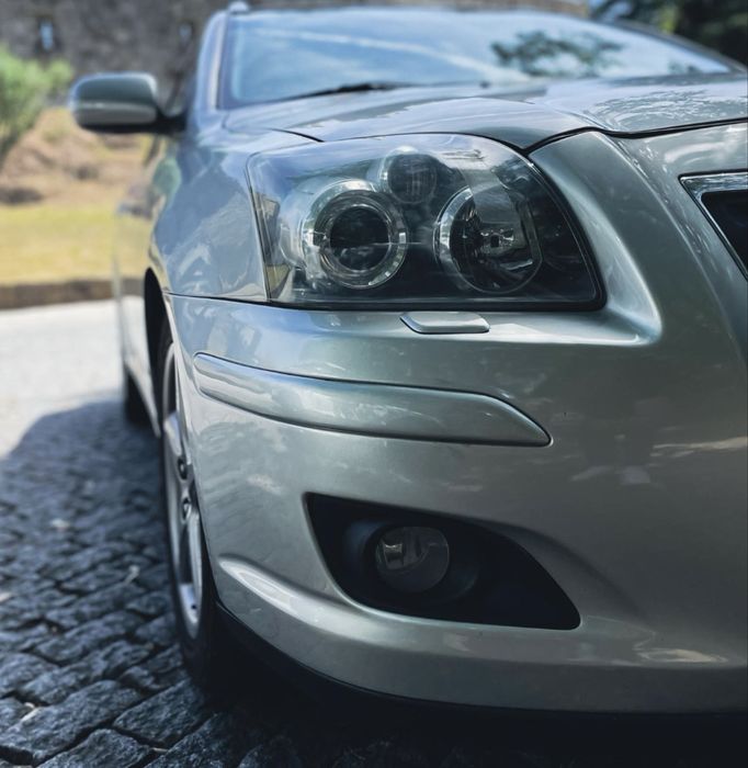 Toyota avensis excelente estado