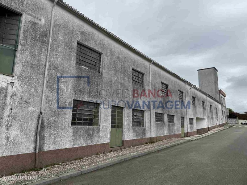 **Edifício Industrial | 3.300 M² | Escapães  Santa Maria Da Feira**