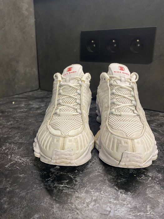 Bytu Nike Shox TL