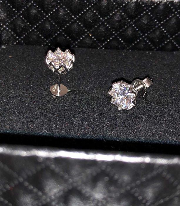 Пусеты серебро с муассанитами 2.4 карат