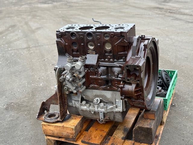 Liebherr D 834 USED ENGINE silnik na części