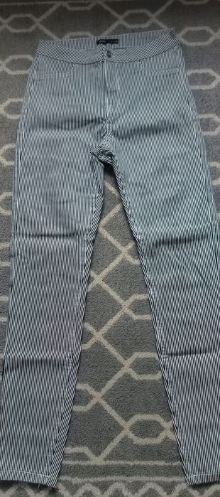 Spodnie w paski rozm M