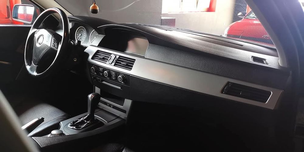 BMW E60 525 cx automática