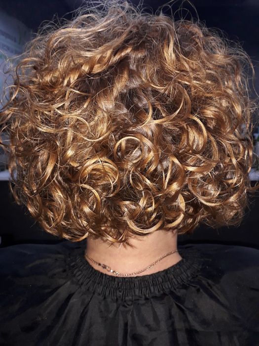 Биозавивка. Окрашивание и т.д. Парикмахер. Татуаж..