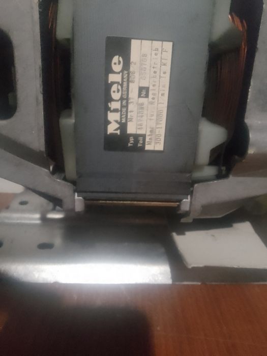Двігатель  пральної машинкі МIele.