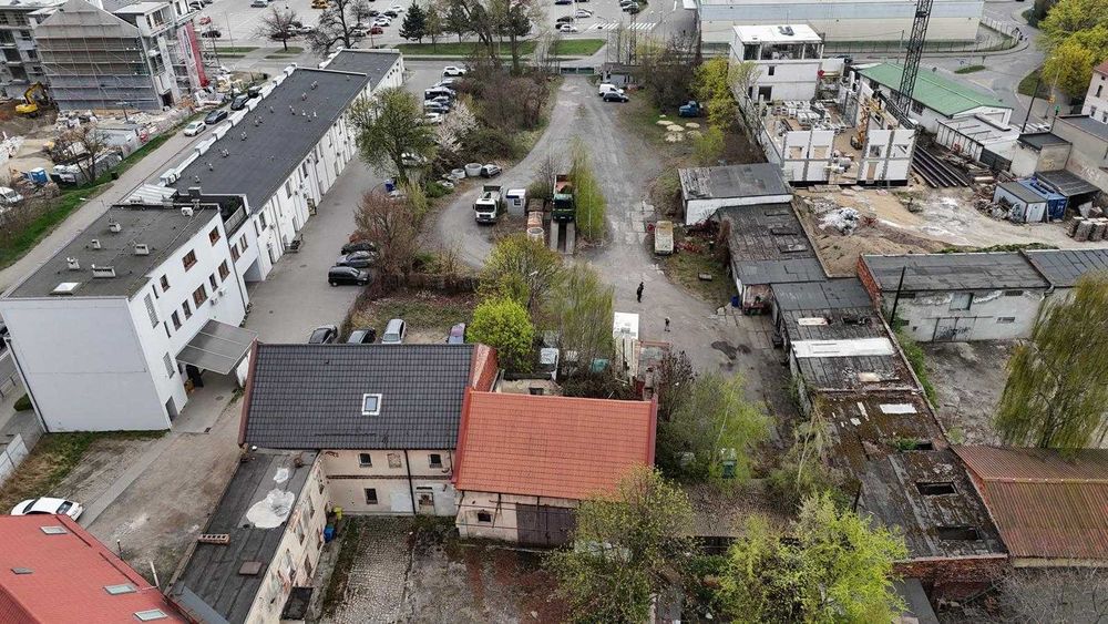 Plac do wynajęcia | 100 m² | monitoring 24/7 | ul. Fabryczna 1 przy Hipermarkecie bi1