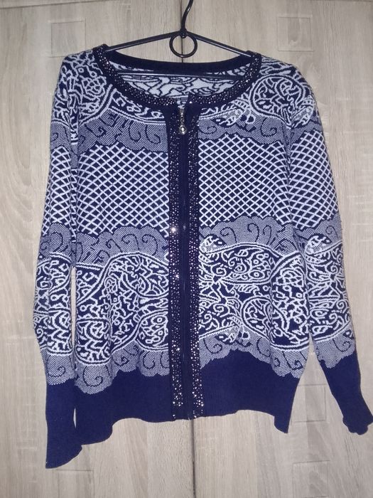 Продам кофту, недоро, б/у, в гарному стані.