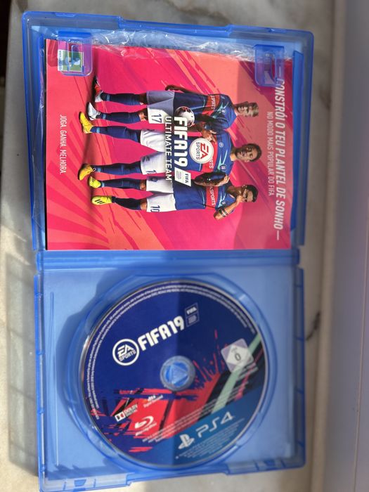 Vendo FIFA19 PS4