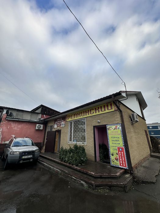 ** Ріпкинська! 50 кв.м., можна частину! Місце для реклами!