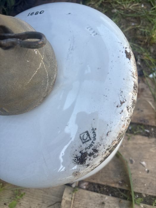 Isoladores Eletricos em Porcelana