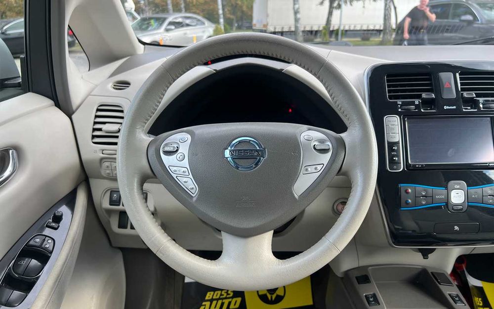 Nissan Leaf 2012