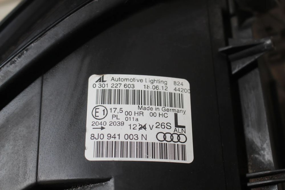 Ótica / farol esquerda AUDI TT (8J3)