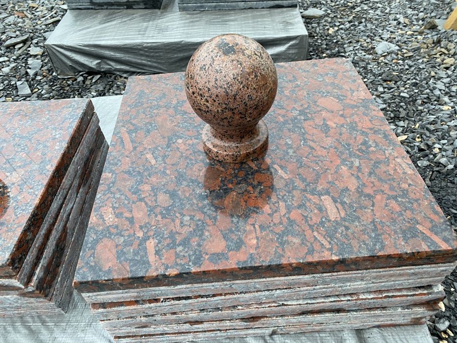 Шапки,кришки,парапети,підвіконня з природнього каменю