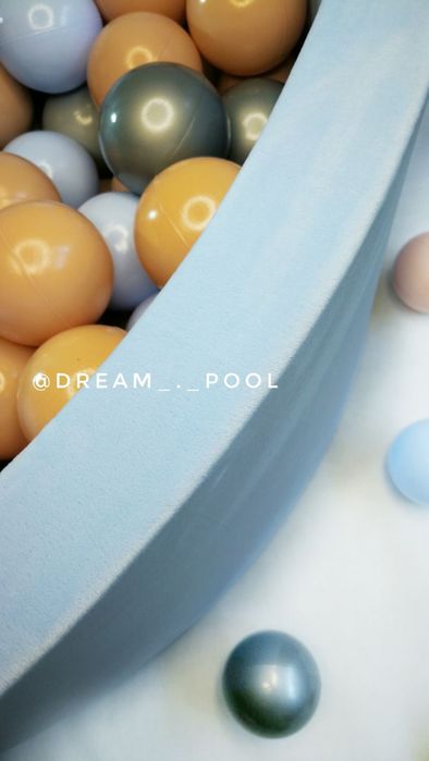 Сухий басейн з кульками і без в плюш-велюрі. Бассейн с шариками