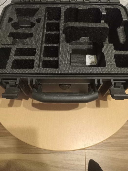 Викуп  Кейси, Мавіки Дрони