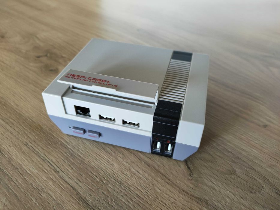 Obudowa do Raspberry Pi 2B/3B/3B+ NESPi Case+ PLUS Retroflag retro gamingowa + wentylator